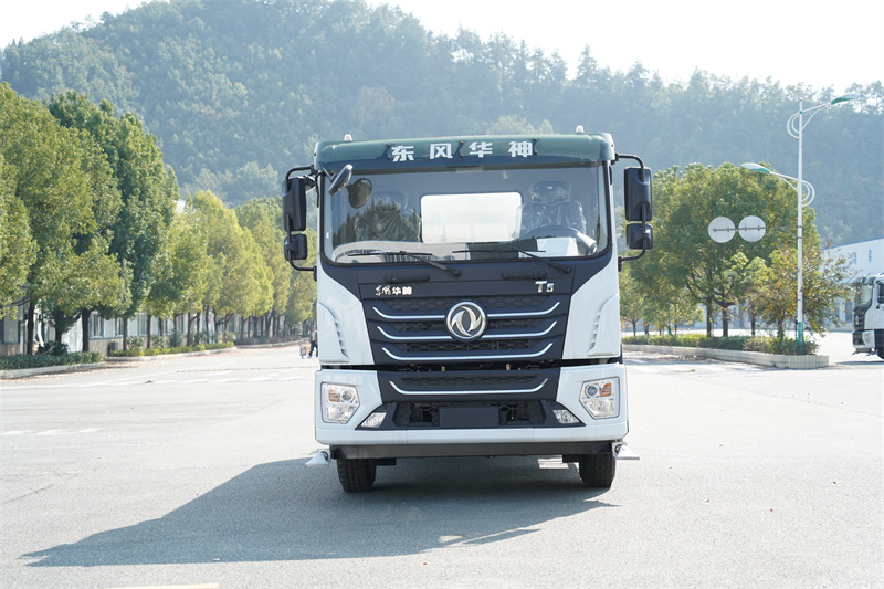 东风华神T5-220马力洒水车 15方（燃油车） EQ5181GPSSEH6