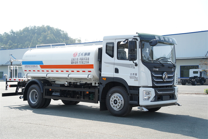 东风华神T5-220马力洒水车 15方（燃油车） EQ5181GPSSEH6