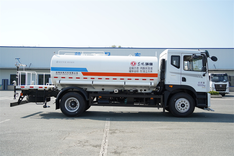 东风华神T5-220马力洒水车 15方（燃油车） EQ5181GPSSEH6