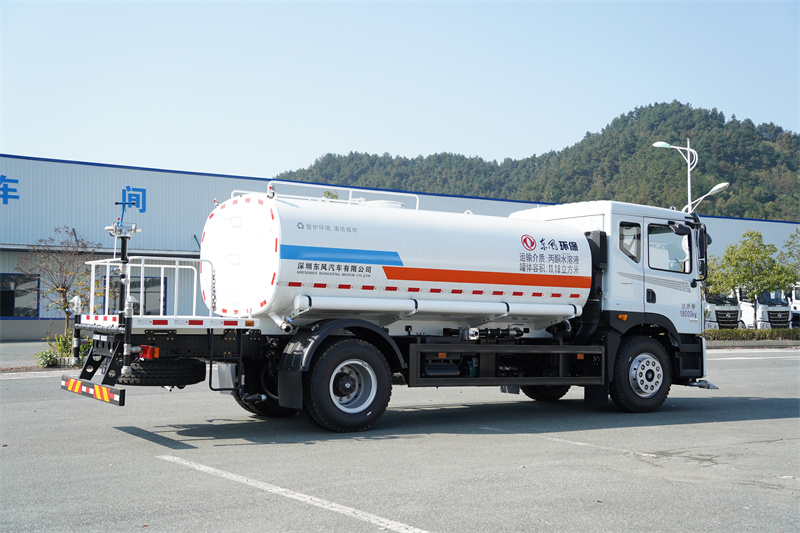 东风华神T5-220马力洒水车 15方（燃油车） EQ5181GPSSEH6