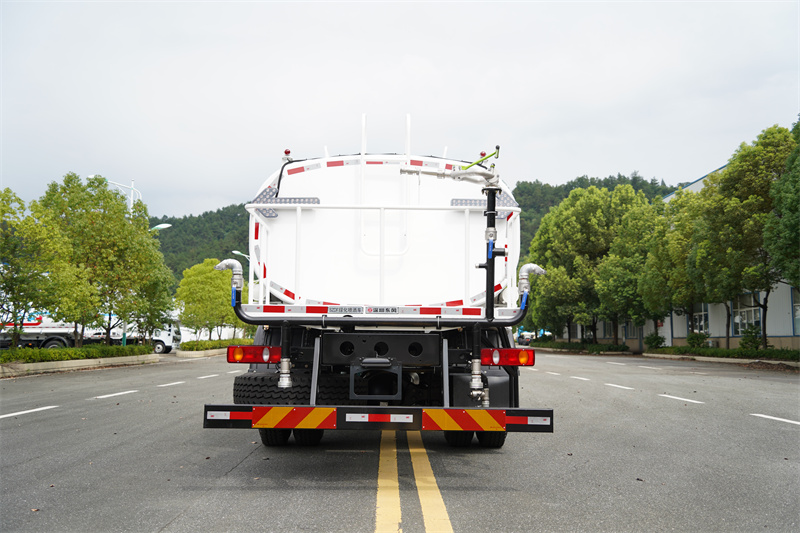 东风天锦VR洒水车 15方（燃油车） EQ5183GPSSDF6