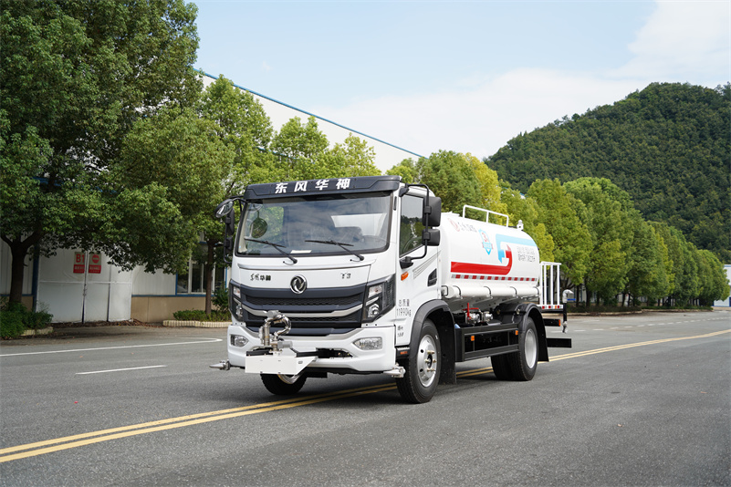 东风华神T3/T1洒水车 9方（燃油车）EQ5120GPSSEH6