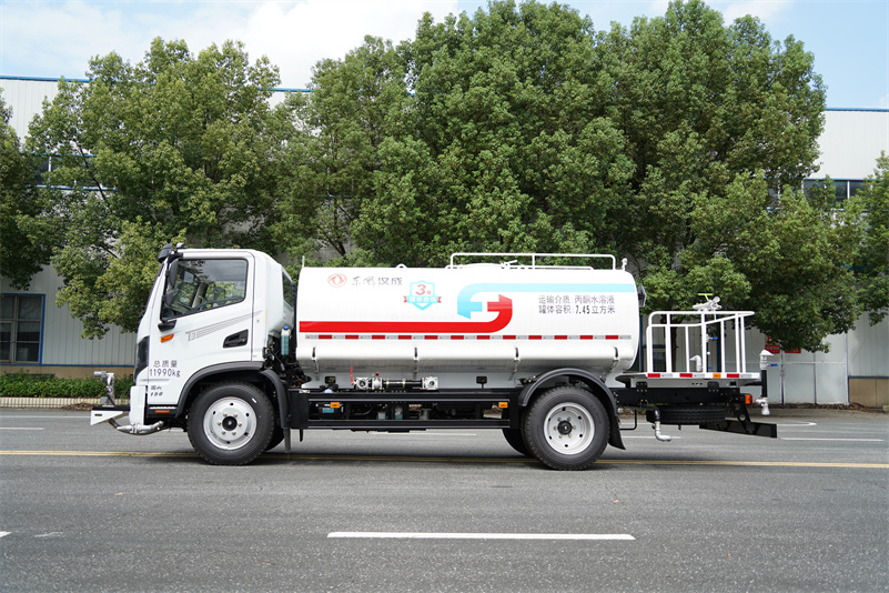 东风华神T3/T1洒水车 9方（燃油车）EQ5120GPSSEH6