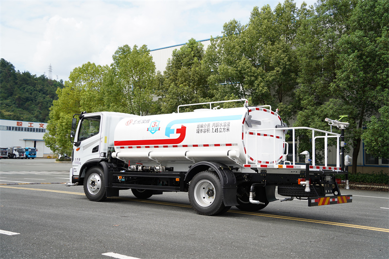 东风华神T3/T1洒水车 9方（燃油车）EQ5120GPSSEH6